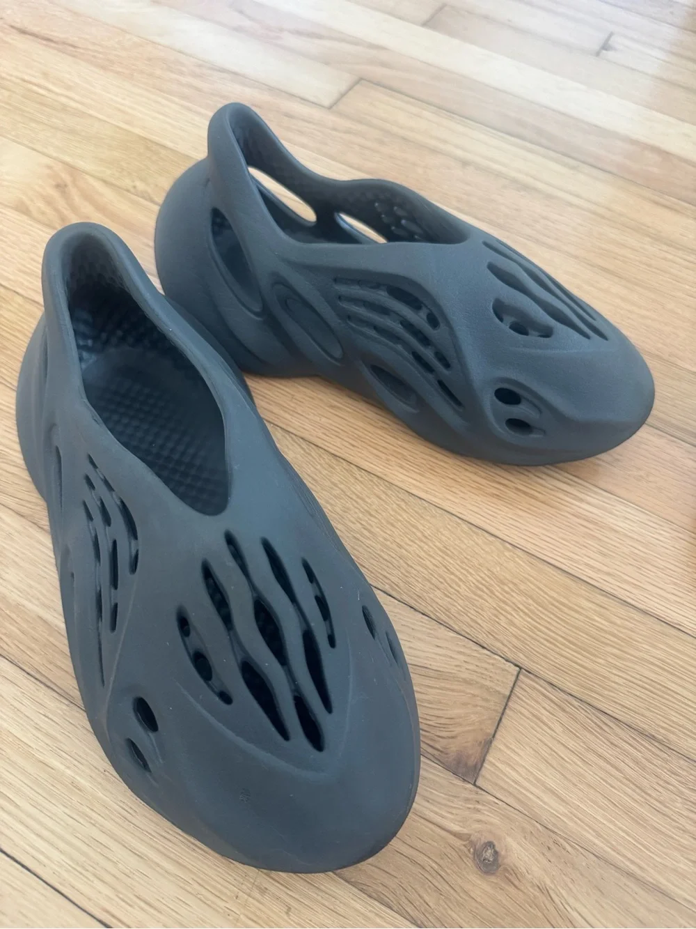 ADIDAS Yeezy Dark Gray Onyx Foam Runner Shoes